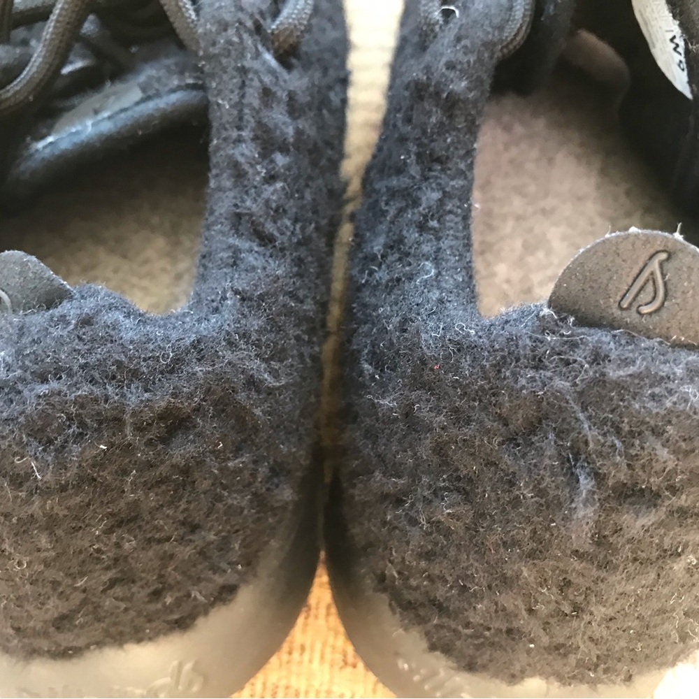 Women’s AllBirds Black Fluff Sherpa Runners Size 9 - Picture 7 of 9